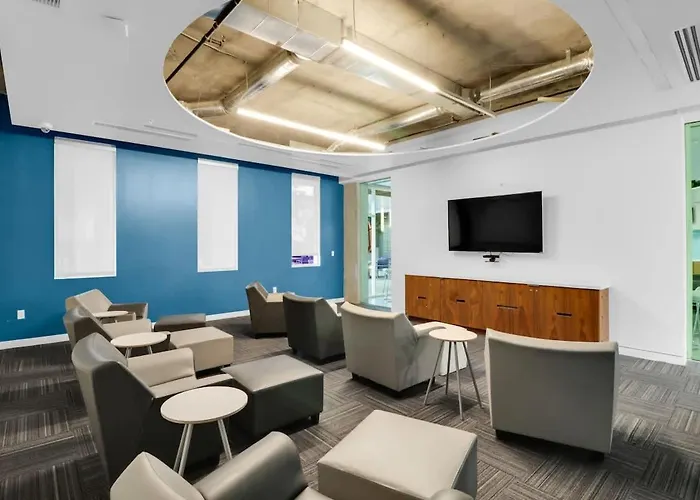 Centric 2br In Heart Of Dtphx Free Parking & Pool * Phoenix