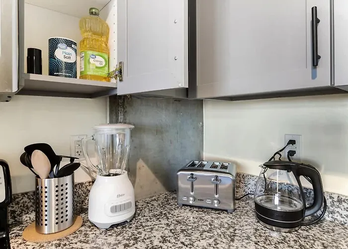 Apartment Centric 2br In Heart Of Dtphx Free Parking & Pool Phoenix