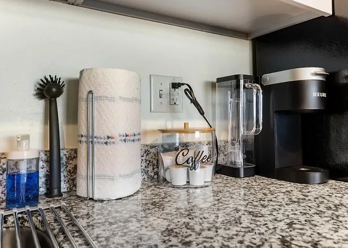 Centric 2br In Heart Of Dtphx Free Parking & Pool