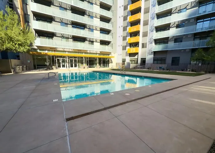 Apartment Centric 2br In Heart Of Dtphx Free Parking & Pool
